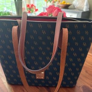 Dooney and Bourke Pocket book